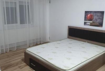 Garsonieră decomandată în Rovine