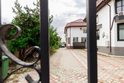 Duplex cu 12 camere cu Canalizare în Băneasa