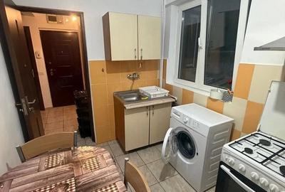 Apartament cu 2 camere decomandat în Eroii Revoluției