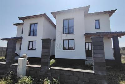 Casă cu 4 camere cu Teren 315 Mp în Moșnița Nouă - 1