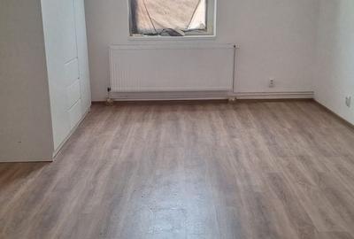 Apartament cu 4 camere în Central