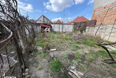Casă cu 3 camere cu Teren 320 Mp în Lazaret