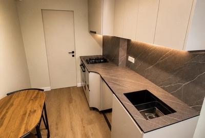 Apartament cu 2 camere semidecomandat în Centrul Civic