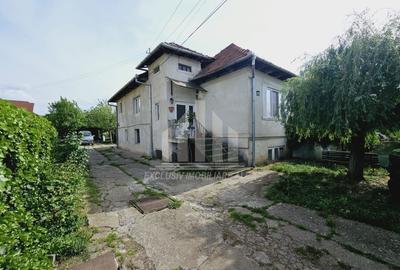 Casă individuală cu 4 camere cu Canalizare în Cetate