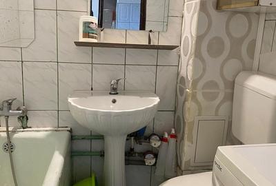Apartament cu 2 camere decomandat în Berceni