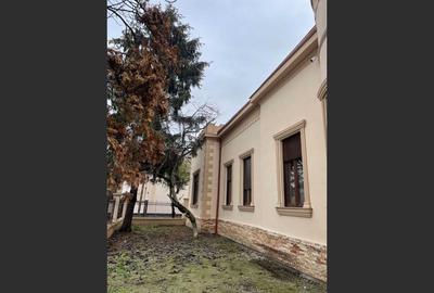 Casă cu 4 camere cu Canalizare în Titulescu - 13