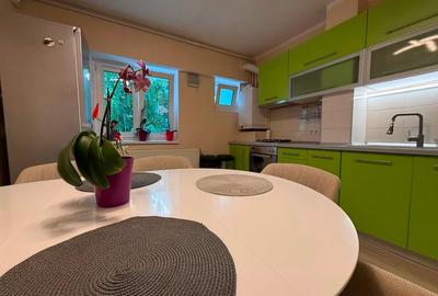 Apartament cu 3 camere decomandat în Hipodrom 2