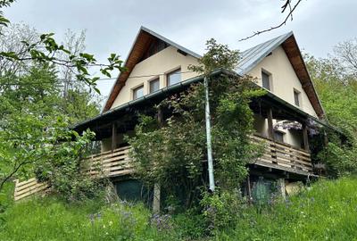 Casă cu 4 camere în Drajna