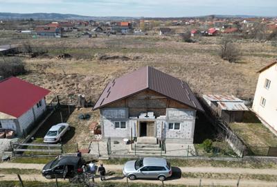 Casă cu 3 camere cu Teren 300 Mp în Brestei