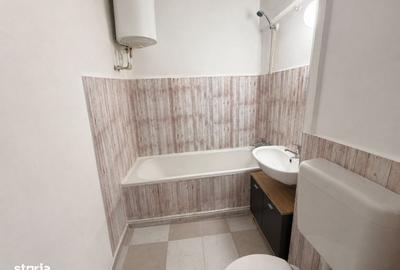 Apartament cu 2 camere decomandat în Titan