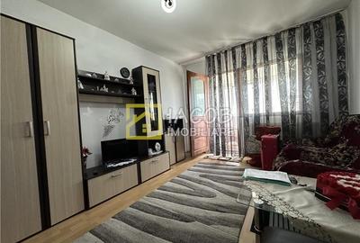 Apartament cu 3 camere decomandat în 9 Mai