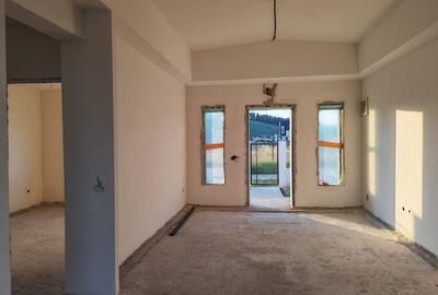 Casă cu 4 camere în Sânpetru - 4
