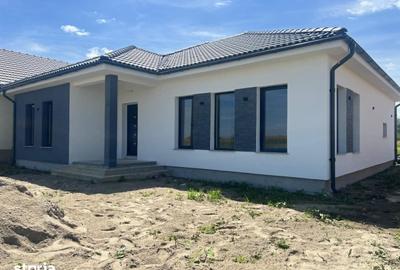 Casă cu 3 camere cu Teren 450 Mp în Central