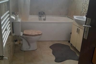 Apartament cu 3 camere semidecomandat în Florești - 3