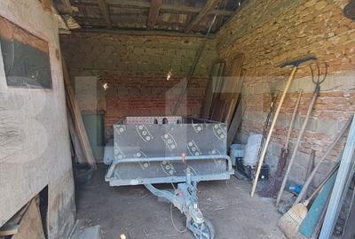 Casă cu 2 camere cu Teren 3000 Mp în Hârseni