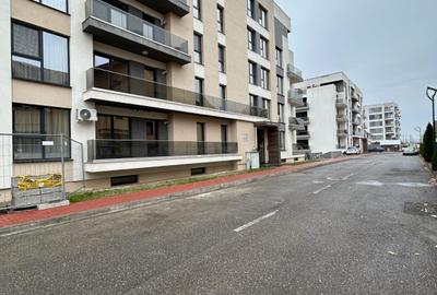 Apartament cu 3 camere semidecomandat în Albert