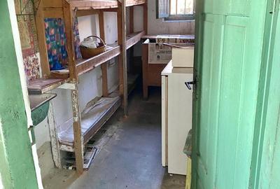 Casă cu 2 camere cu Teren 2635 Mp în Central - 1