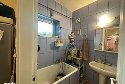Apartament cu 3 camere semidecomandat în Bucureștii Noi