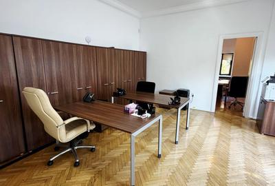 Apartament cu 4 camere semidecomandat în Aviatorilor