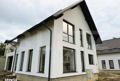 Casă cu 4 camere cu Teren 550 Mp în Șcheia
