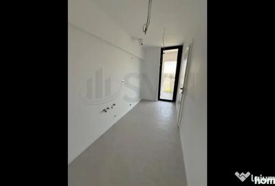 Apartament cu 4 camere decomandat în Cotroceni