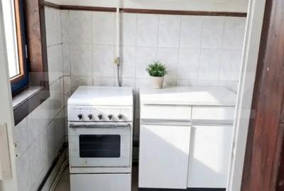 Apartament cu 2 camere semidecomandat în Solidarității