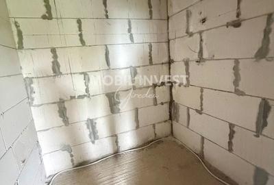 Apartament cu 3 camere în Cetate