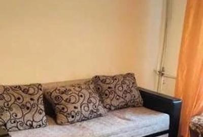 Garsonieră decomandată în Far