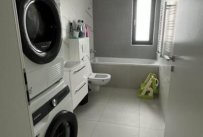 Apartament cu 3 camere decomandat în Exterior Vest