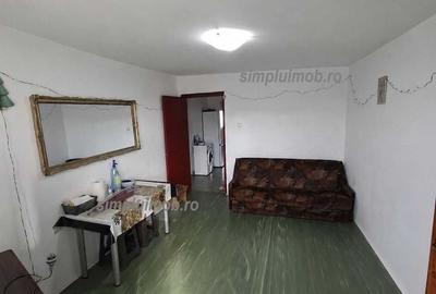 Apartament cu 2 camere decomandat în Titan