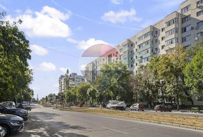 Apartament cu 3 camere decomandat în Rahova