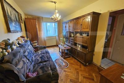 Apartament cu 2 camere semidecomandat, mobilat în Dacia