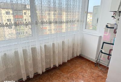Apartament cu 2 camere semidecomandat în Micro 9 - 12