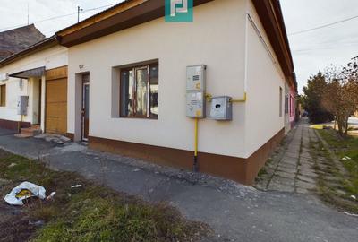 Apartament cu 2 camere decomandat în Pârneava - 2
