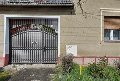 Casă cu 2 camere cu Teren 158 Mp în Gherla