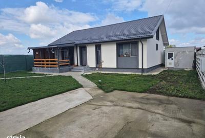 Casă cu 4 camere cu Teren 460 Mp în Crevedia