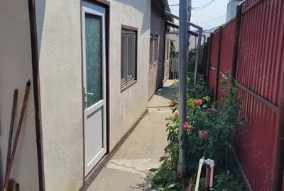 Casă cu 4 camere cu Teren 280 Mp în Piața Nouă