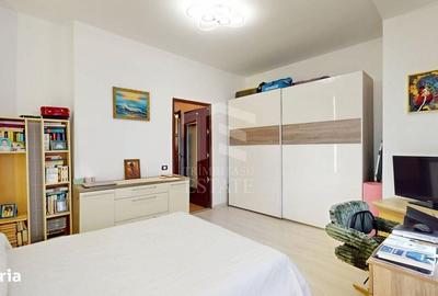 Apartament cu 3 camere decomandat în Romană