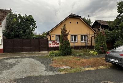 Casă cu 3 camere în Central