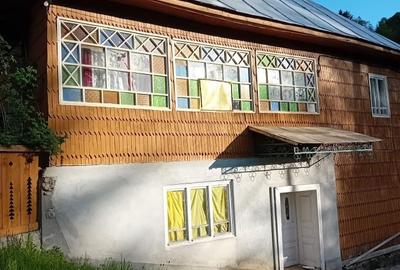 Casă cu 4 camere în Horea