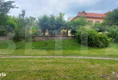 Apartament cu 3 camere semidecomandat în Simeria