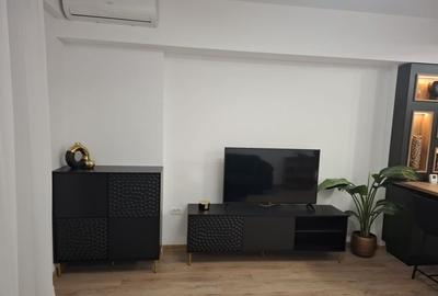 Apartament cu 2 camere decomandat, mobilat în CET - 3