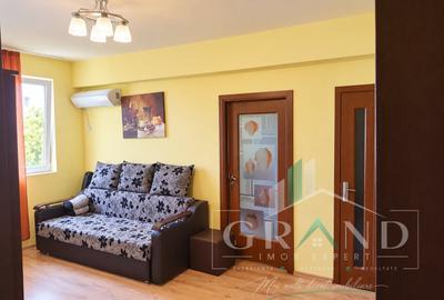 Apartament cu 2 camere semidecomandat, mobilat în Central