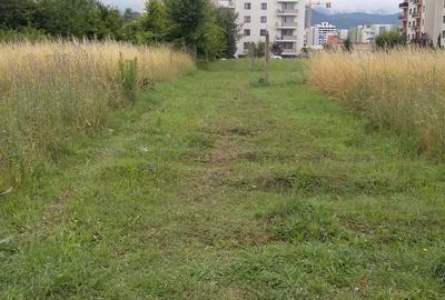 Teren de 1000 mp, în Tractorul - 1