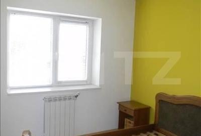 Apartament cu 3 camere semidecomandat în Plopilor