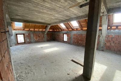 Casă individuală cu 8 camere cu Teren 401 Mp în Central - 9