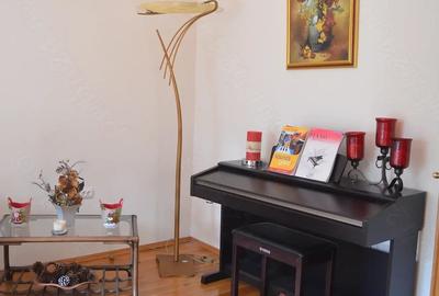 Casă cu 1 camere cu Teren 1627 Mp în Poiana