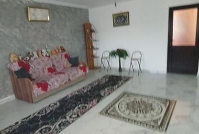 Casă cu 3 camere în Lumina