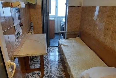 Garsonieră decomandată în Central - 7