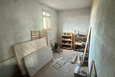Casă cu Teren 997 Mp în Schiau